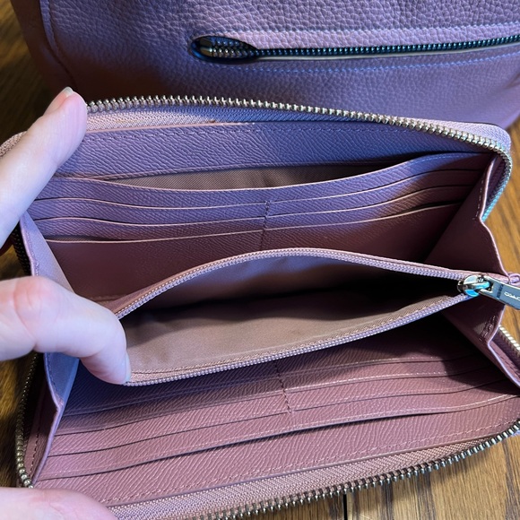 Authentic Coach pastel Pink Leather Hobo Bag and matching zip around wallet EUC - Picture 5 of 13